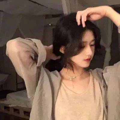 绿萝花海报